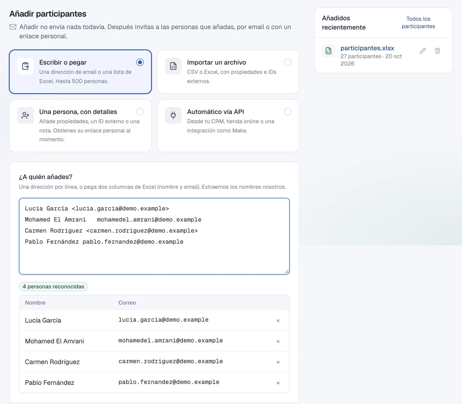 Añadir participantes de cuatro formas: escribir o pegar, un archivo, una persona o la API